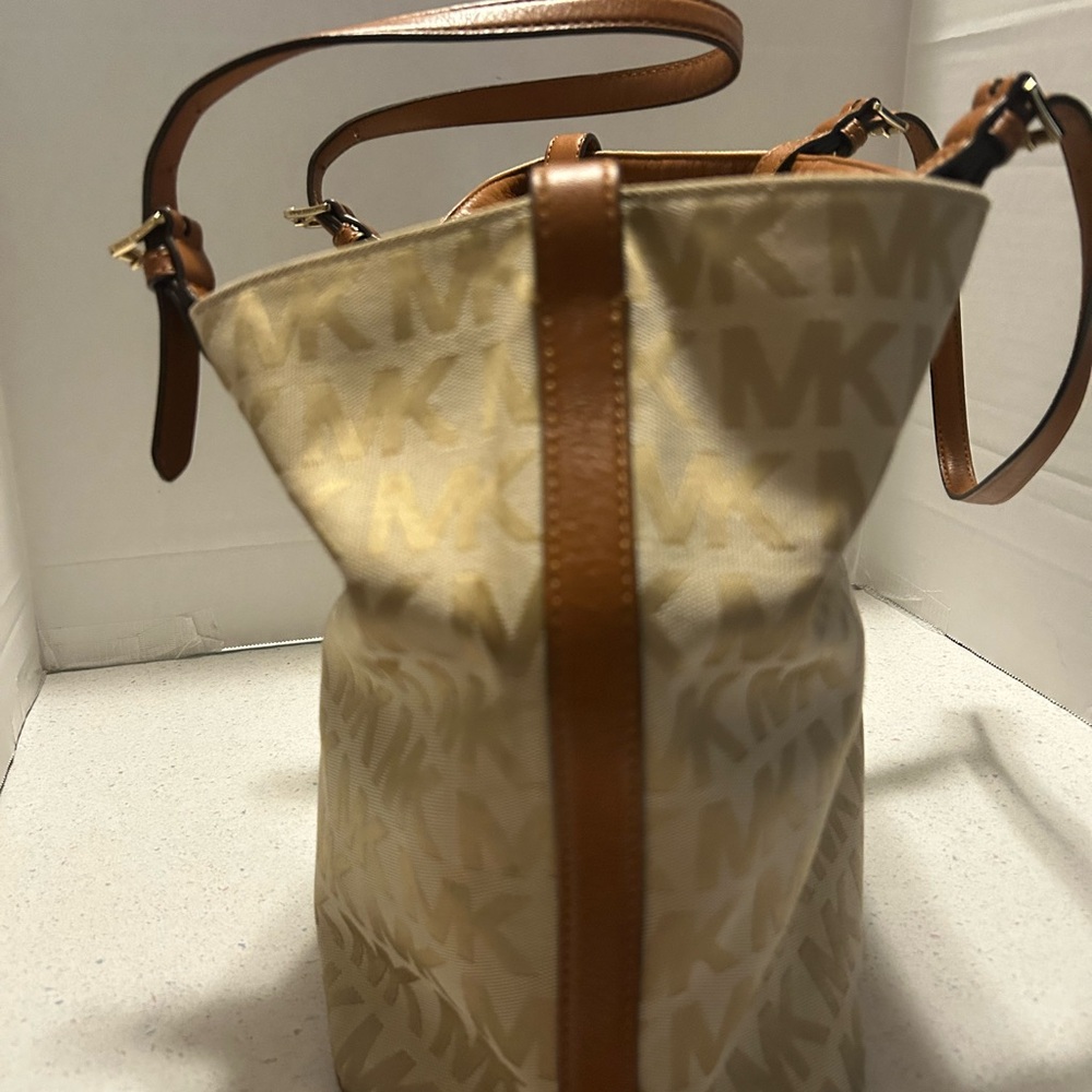Michael Kors Tan and Brown Signature Tote - Picture 2 of 11